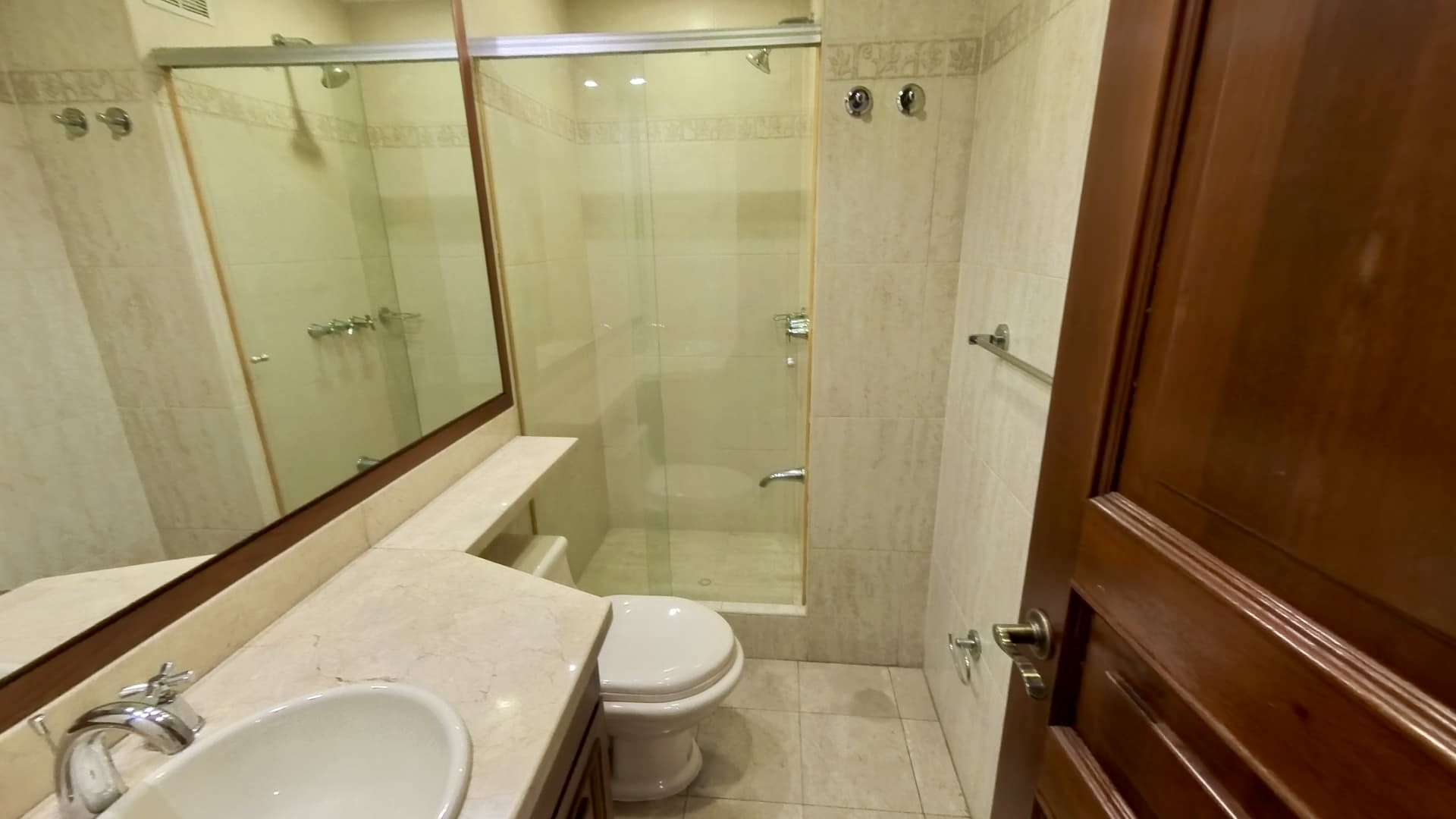 Apartamento de 3 alcobas en venta en Los Rosales, Bogotá, 156 m² · foto 6 de 18