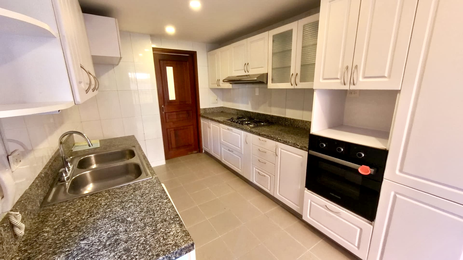 Apartamento de 3 alcobas en venta en Los Rosales, Bogotá, 156 m² · foto 8 de 18