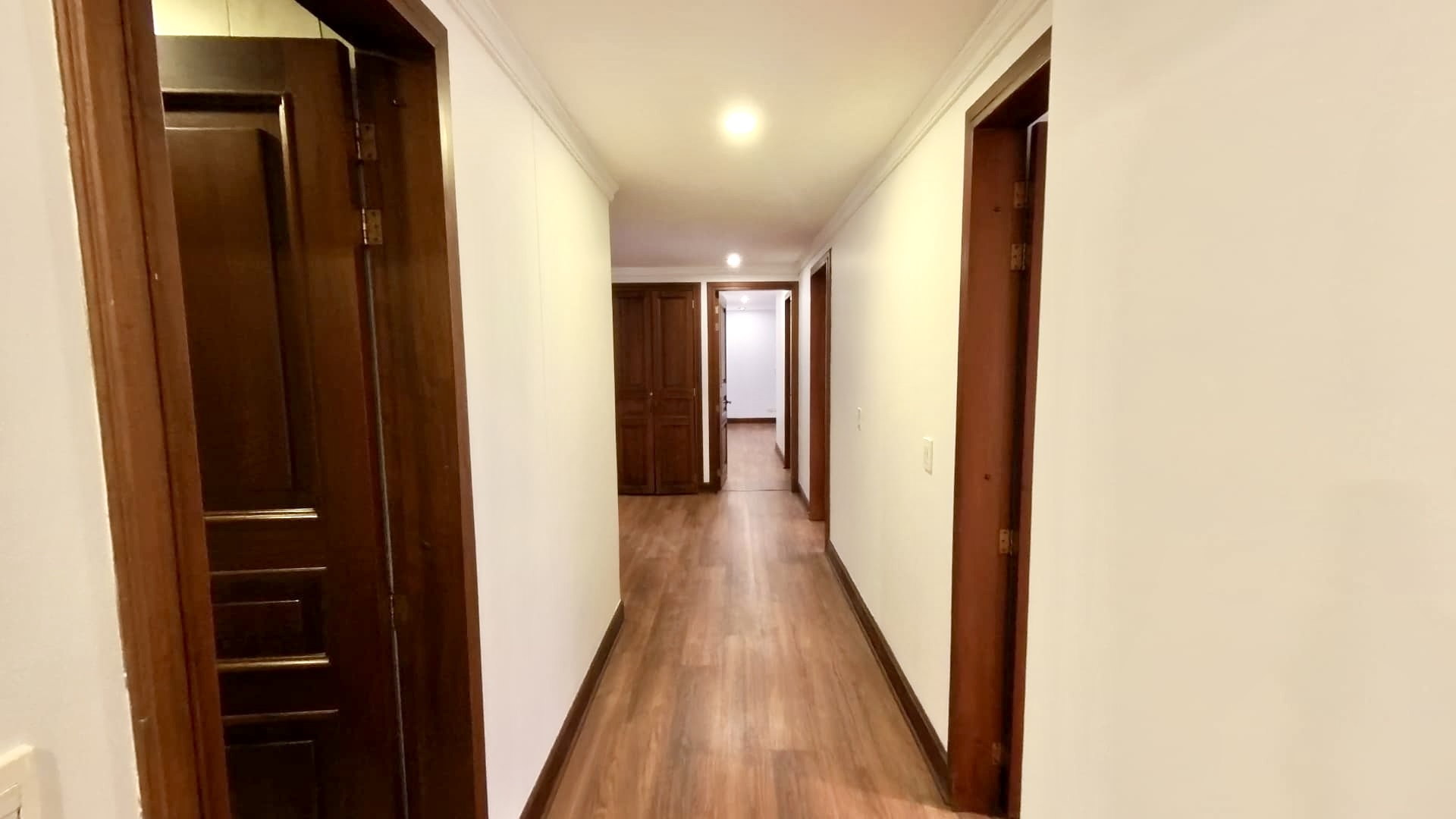 Apartamento de 3 alcobas en venta en Los Rosales, Bogotá, 156 m² · foto 9 de 18