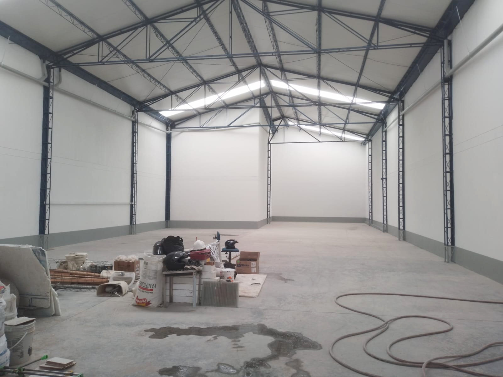 Bodega en arriendo en Cristo Rey, Medellín, 354 m² · foto 6 de 11