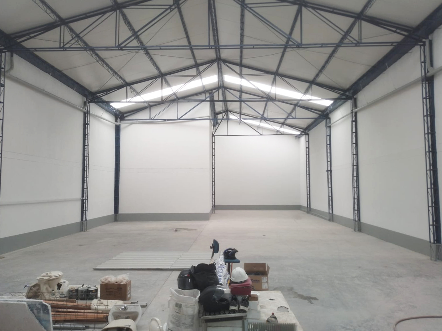 Bodega en arriendo en Cristo Rey, Medellín, 354 m² · foto 7 de 11