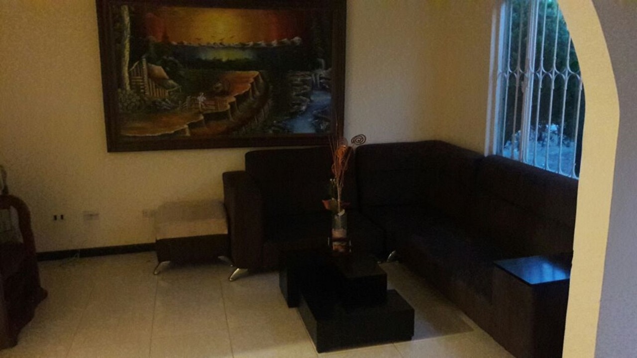Casa de 4 alcobas en venta en Torre Fuente De Los Rosales, Ibagué, 180 m² · foto 3 de 11