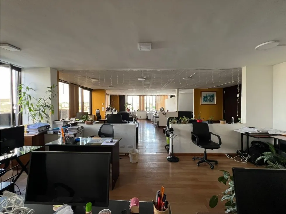 Oficina en venta en Centro, Armenia, 95 m² · foto 2 de 22