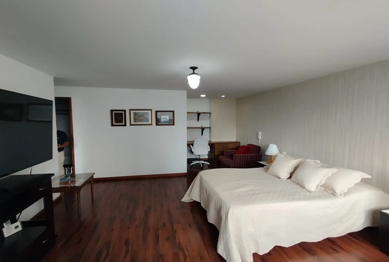 Apartamento de 2 alcobas en arriendo en El Poblado, Medellín, 128 m² · foto 11 de 20