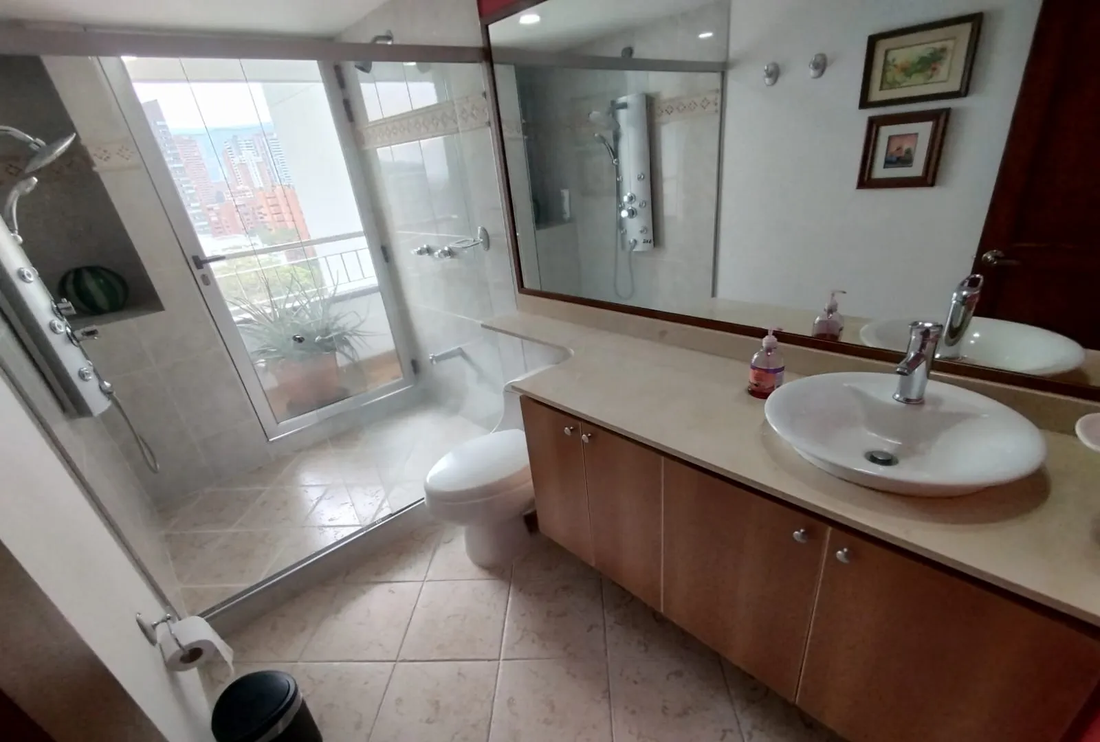 Apartamento de 2 alcobas en arriendo en El Poblado, Medellín, 128 m² · foto 15 de 20