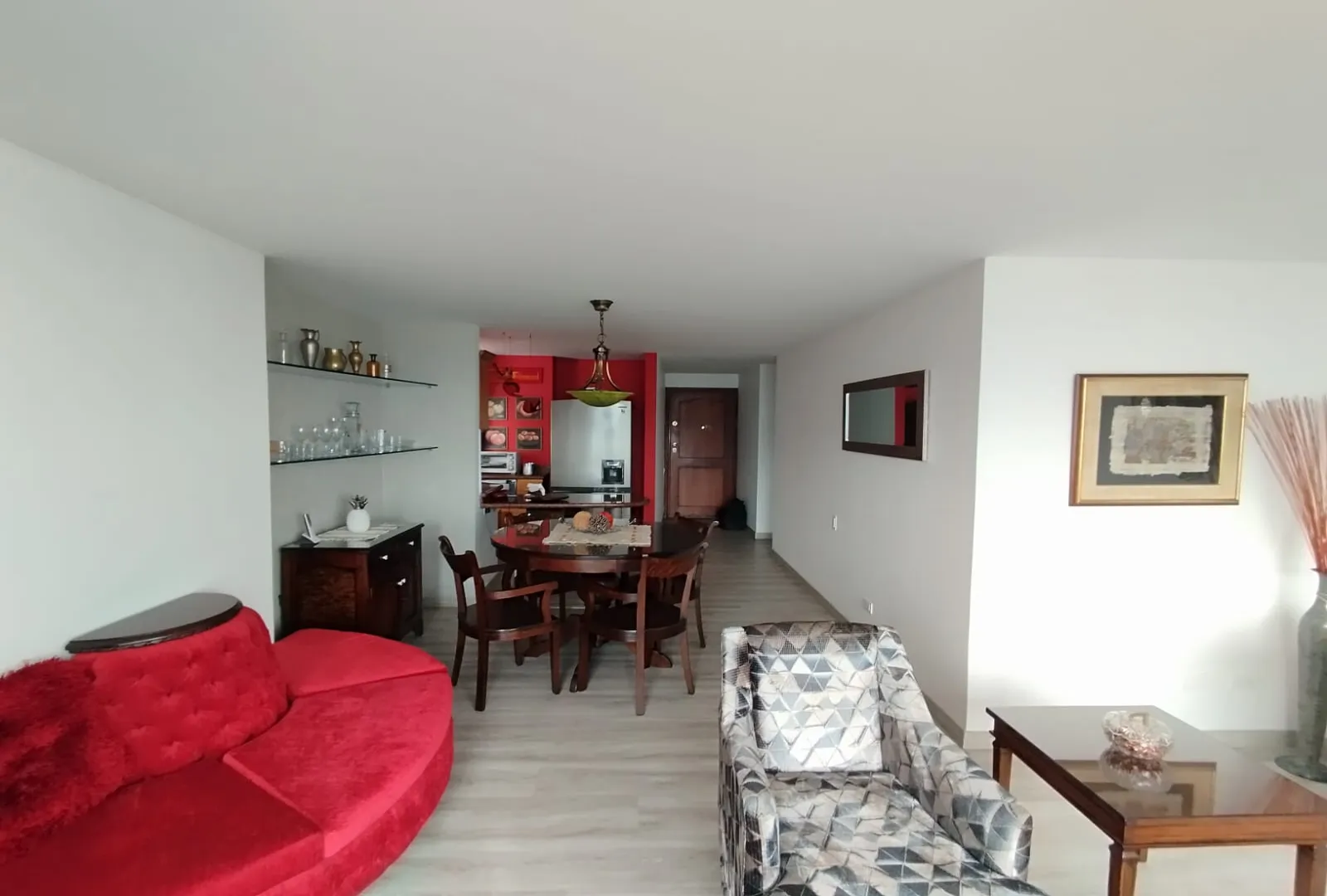 Apartamento de 2 alcobas en arriendo en El Poblado, Medellín, 128 m² · foto 3 de 20
