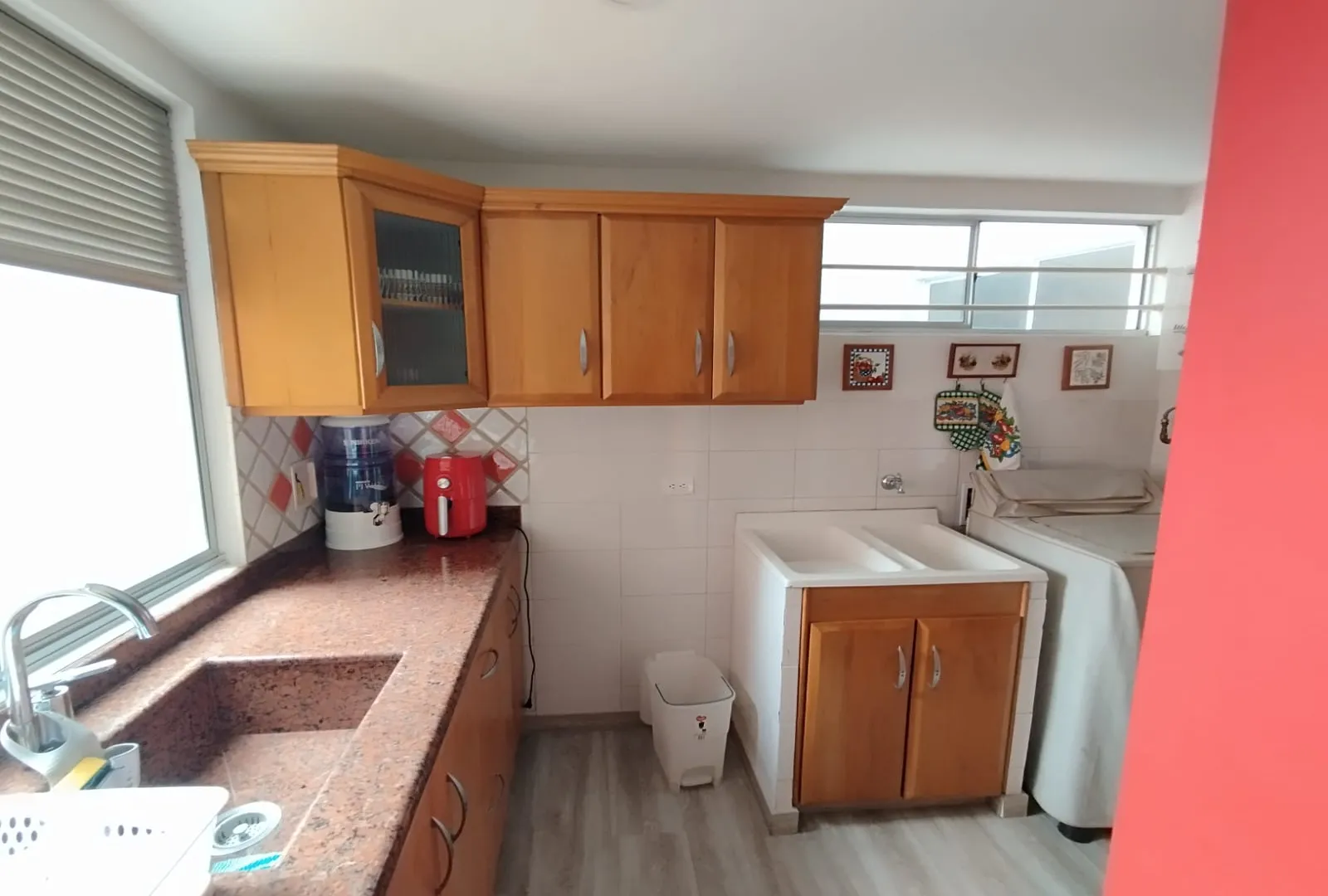 Apartamento de 2 alcobas en arriendo en El Poblado, Medellín, 128 m² · foto 5 de 20