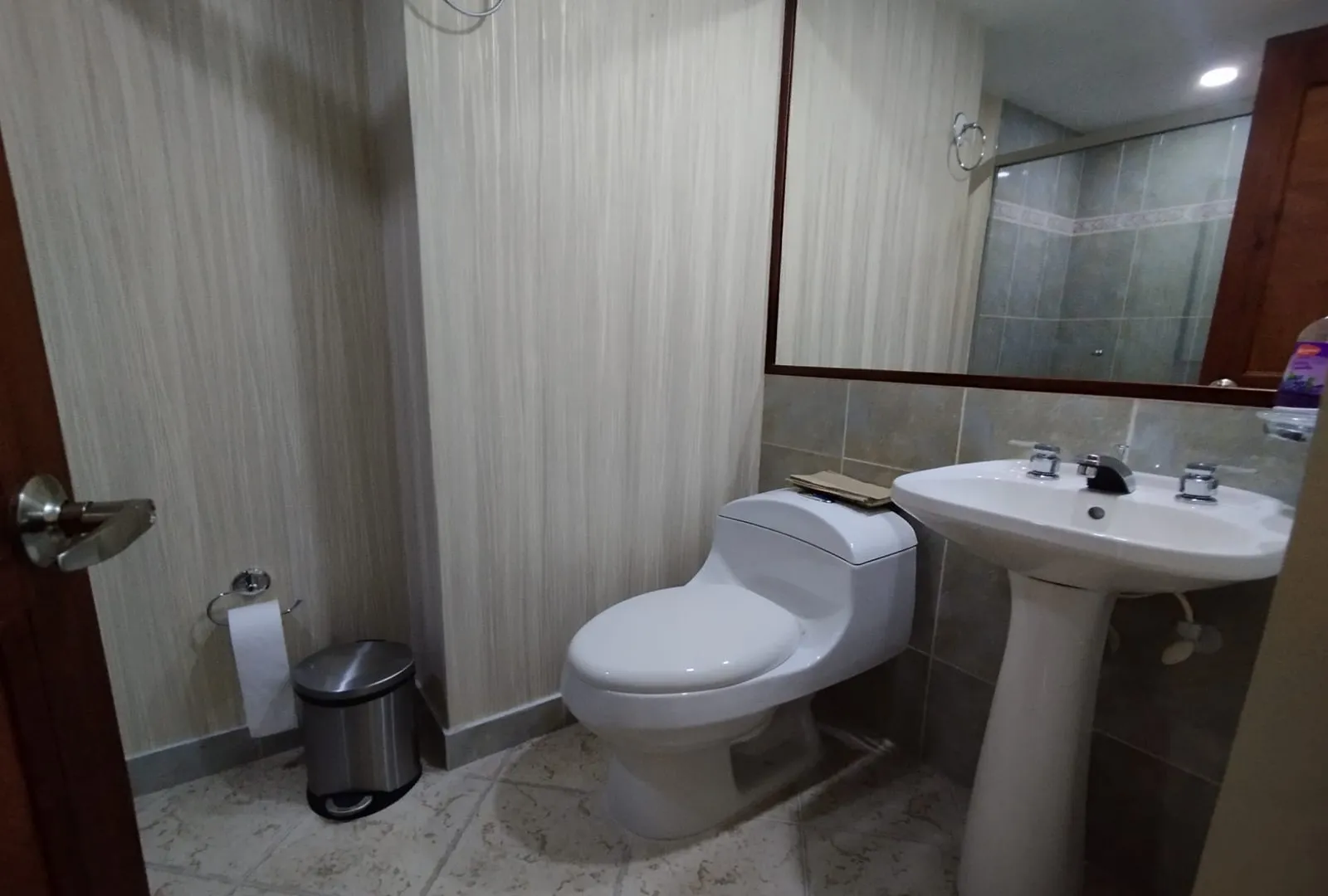 Apartamento de 2 alcobas en arriendo en El Poblado, Medellín, 128 m² · foto 9 de 20