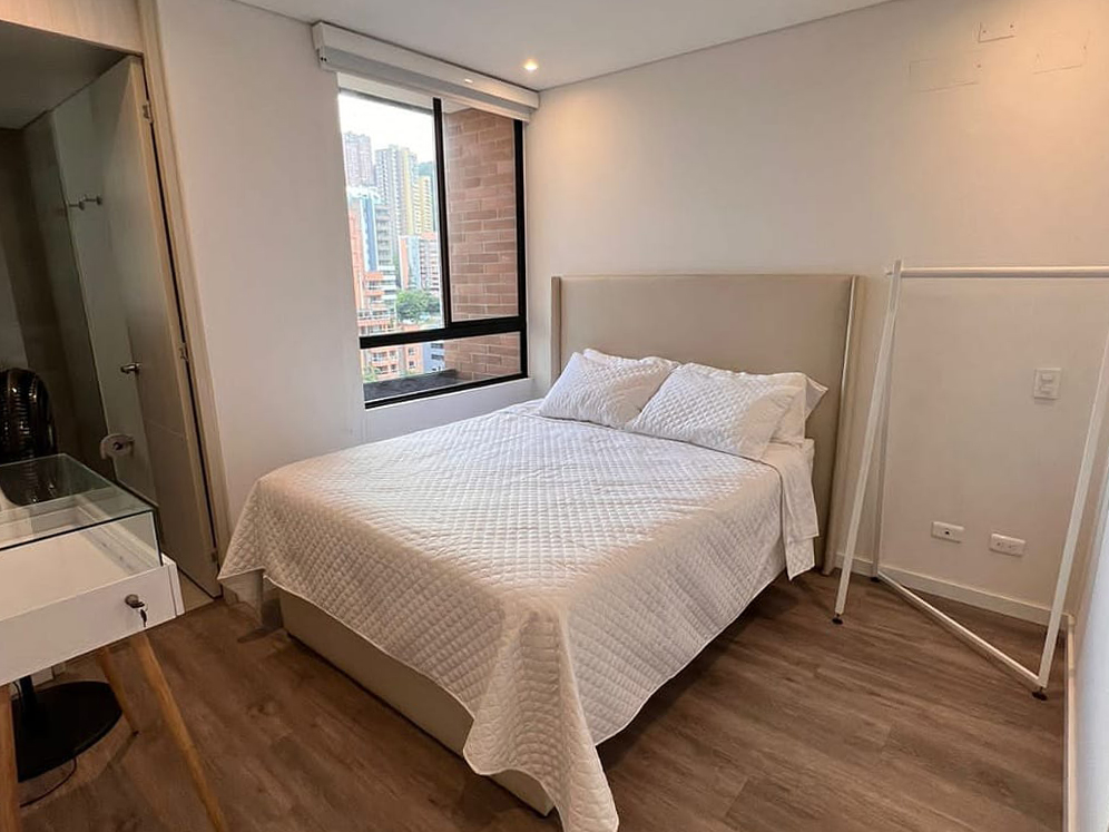 Apartamento en arriendo en Lalinde, Medellín · foto 8 de 12