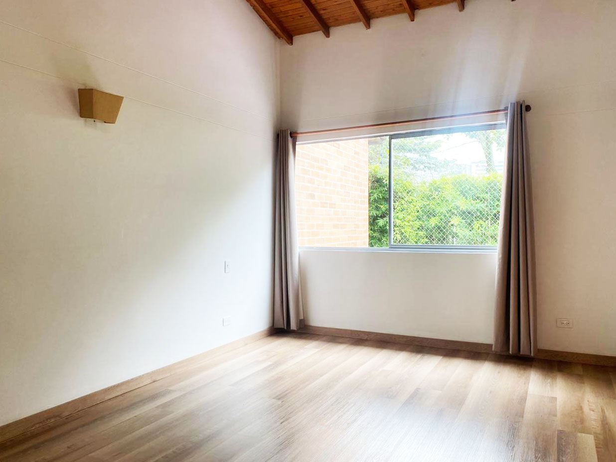 Casa de 3 alcobas en venta en Loma El Atravesado, Envigado, 145 m² · foto 13 de 19