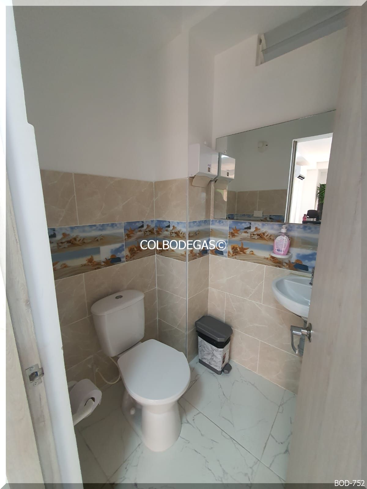 Bodega en venta en Romelia Alta, Dosquebradas, 900 m² · foto 13 de 24
