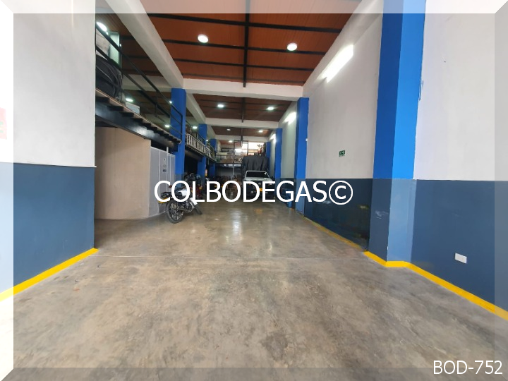 Bodega en venta en Romelia Alta, Dosquebradas, 900 m² · foto 18 de 24