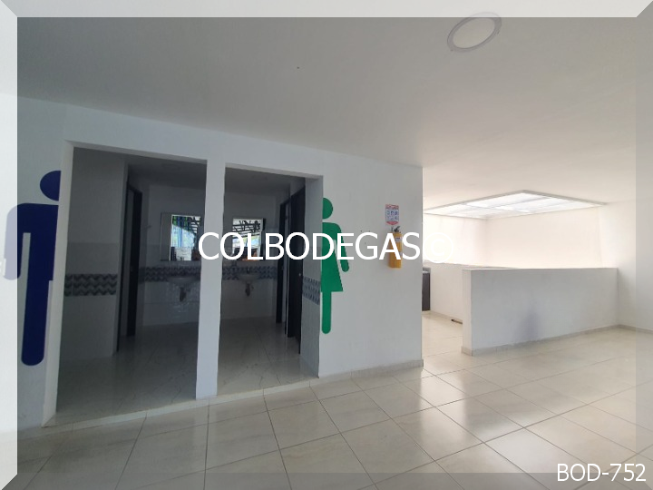 Bodega en venta en Romelia Alta, Dosquebradas, 900 m² · foto 4 de 24