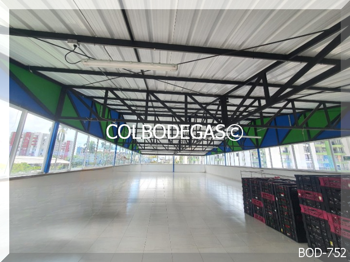 Bodega en venta en Romelia Alta, Dosquebradas, 900 m² · foto 5 de 24