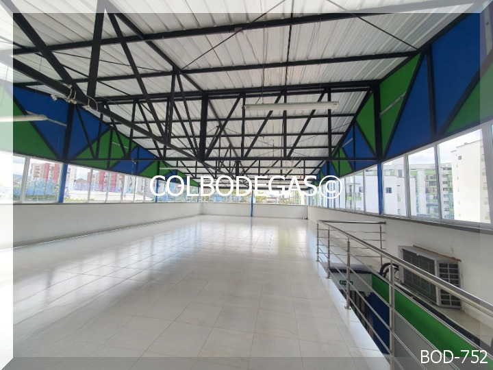 Bodega en venta en Romelia Alta, Dosquebradas, 900 m² · foto 6 de 24
