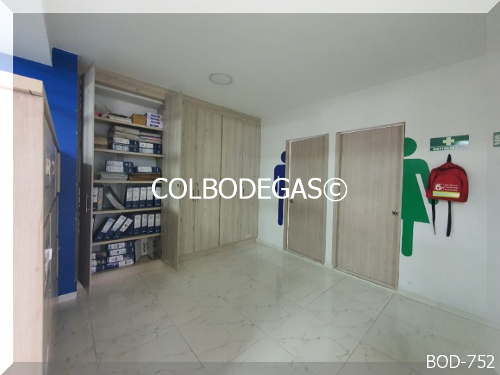 Bodega en venta en Romelia Alta, Dosquebradas, 900 m² · foto 7 de 24