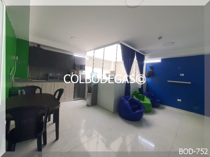 Bodega en venta en Romelia Alta, Dosquebradas, 900 m² · foto 8 de 24