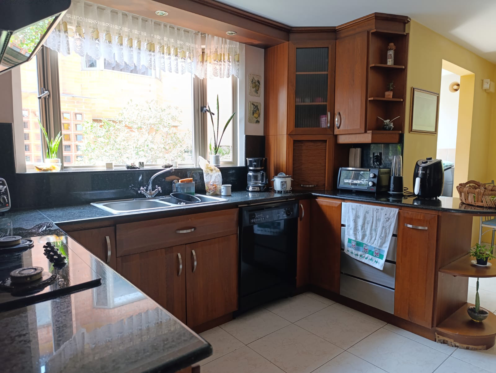 Casa de 3 alcobas en venta en La Calera, Medellín, 345 m² · foto 3 de 19