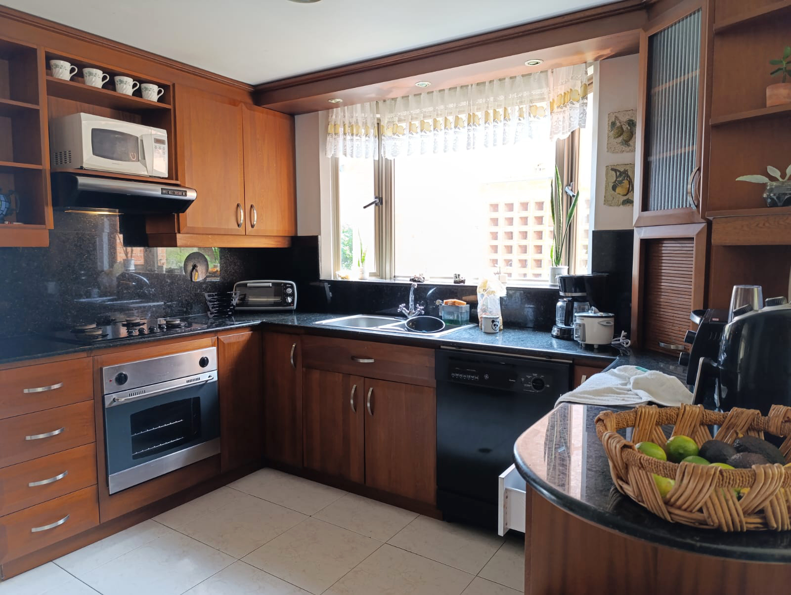 Casa de 3 alcobas en venta en La Calera, Medellín, 345 m² · foto 9 de 19