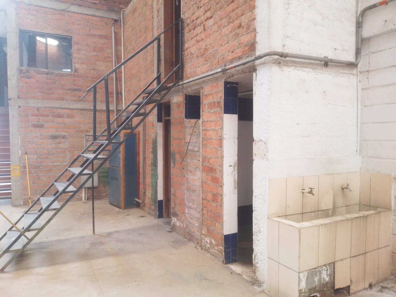 Bodega en arriendo en El Chagualo, Medellín, 240 m² · foto 8 de 16