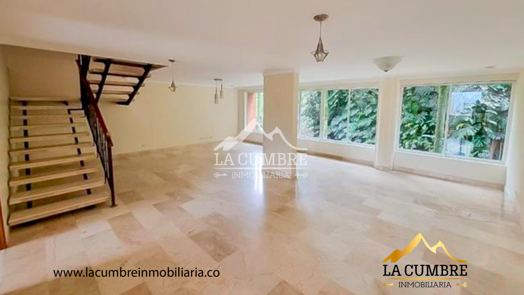 Casa de 3 alcobas en arriendo en El Tesoro, Medellín, 338 m² · foto 2 de 11