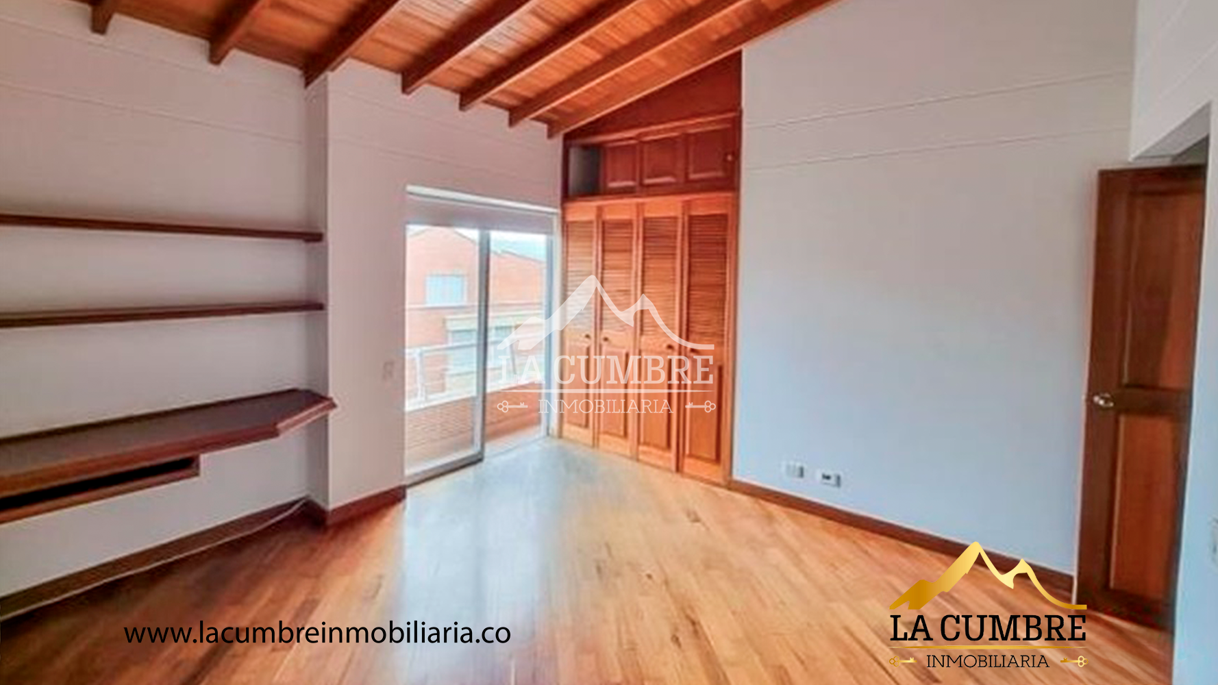Casa de 3 alcobas en arriendo en El Tesoro, Medellín, 338 m² · foto 6 de 11