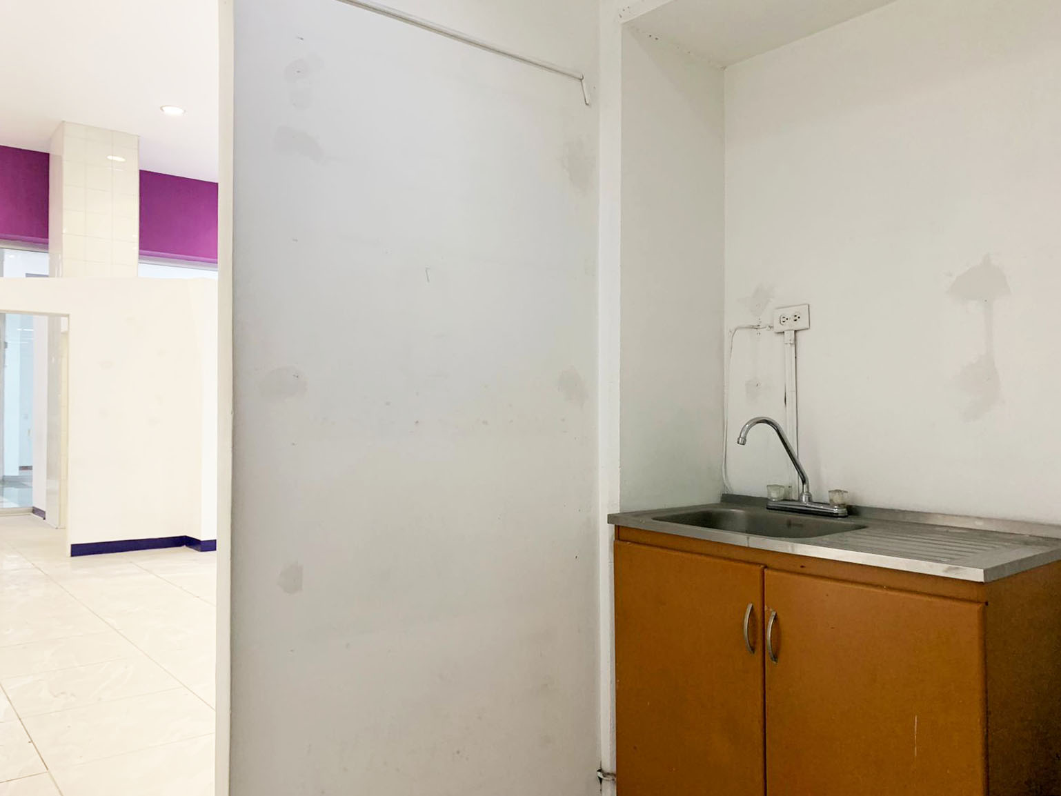 Local en arriendo en Colombia, Medellín, 61 m² · foto 10 de 11