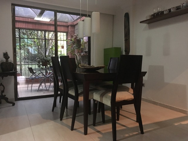 Casa de 5 alcobas en venta en El Carmen, Ibagué, 241 m² · foto 7 de 24