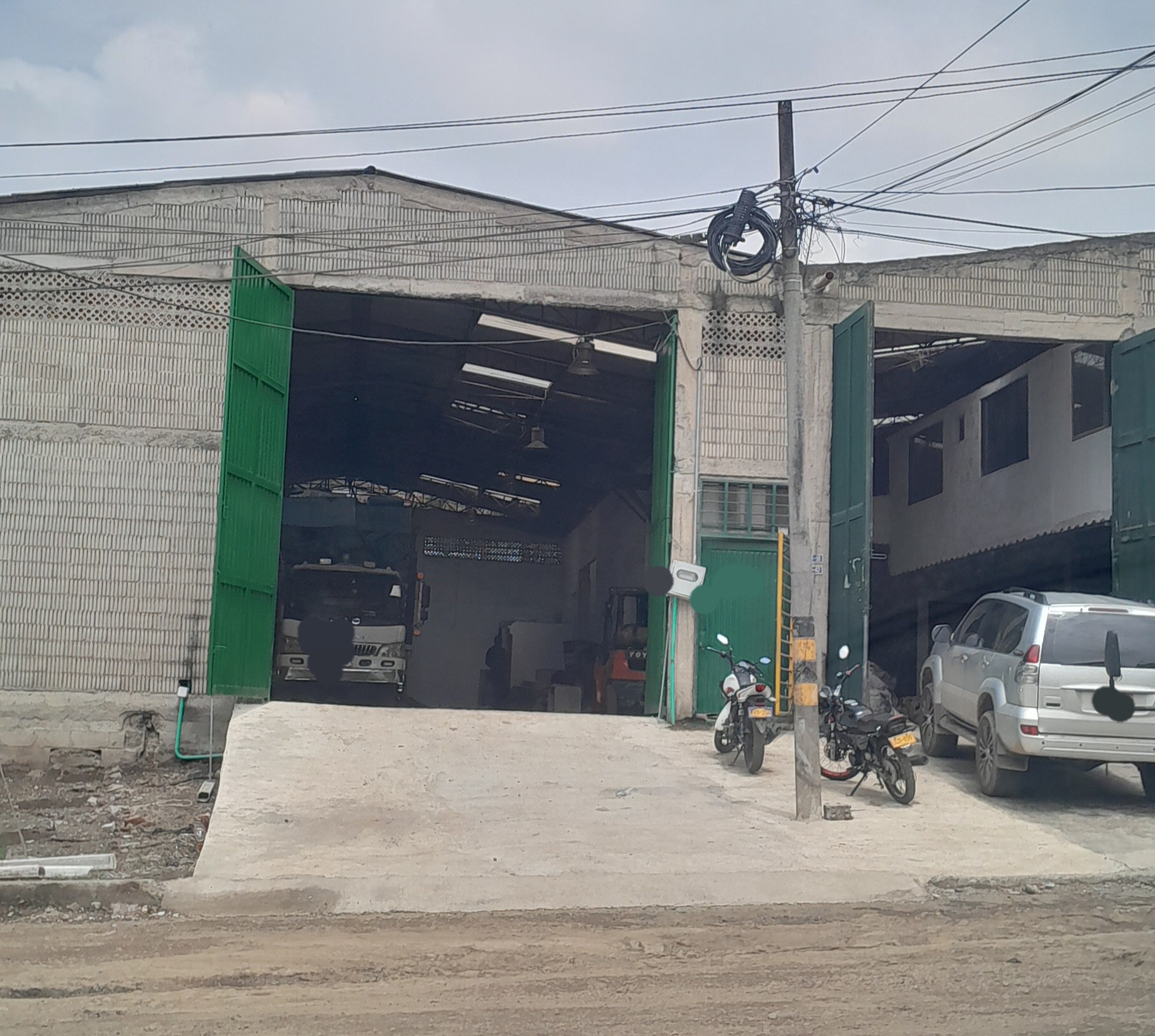 Bodega en arriendo en Zona Industrial, Yumbo, 750 m² · foto 2 de 11