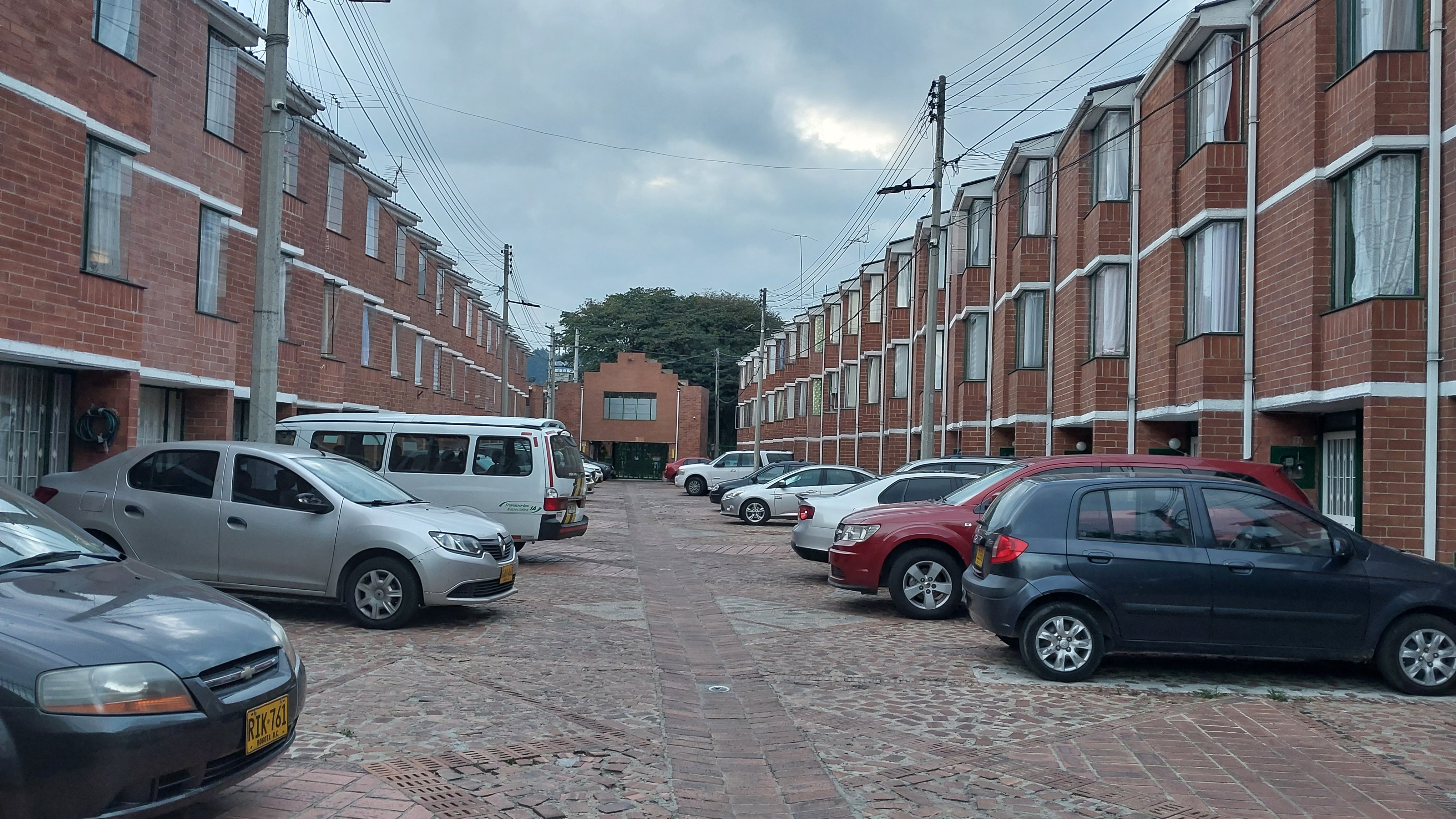Casa en venta en Portales Del Norte, Bogotá · foto 3 de 24
