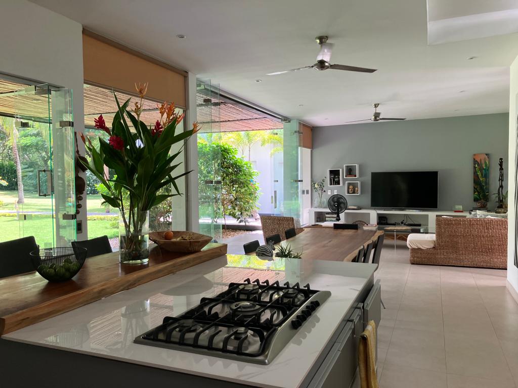 Casa de 3 alcobas en venta en Piamonte, Girardot, 350 m² · foto 3 de 24