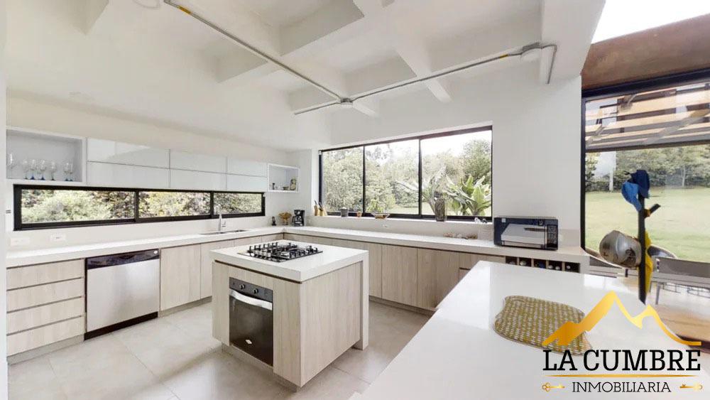 Casa de 4 alcobas en venta en Vía Las Palmas, Envigado, 396 m² · foto 8 de 9