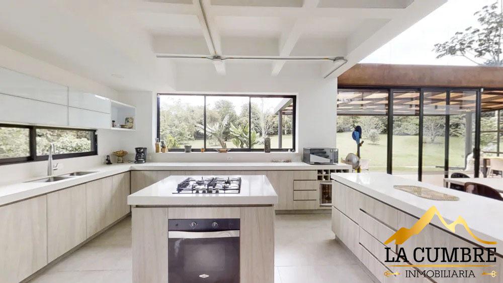 Casa de 4 alcobas en venta en Vía Las Palmas, Envigado, 396 m² · foto 9 de 9