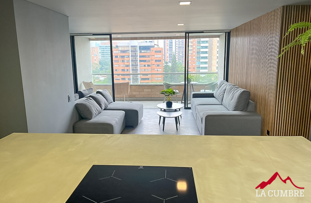 Apartamento en arriendo en Castropol, Medellín · foto 4 de 8