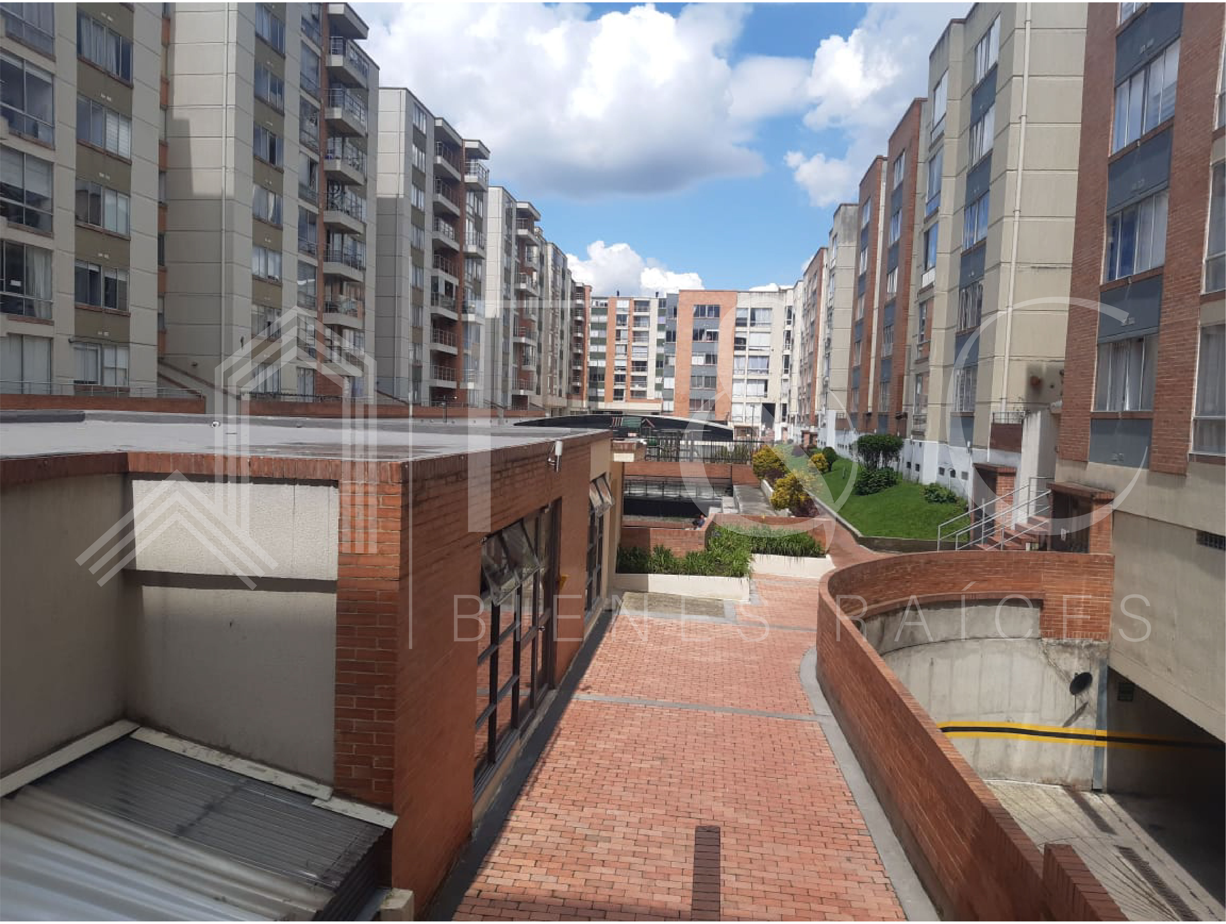 Apartamento de 3 alcobas en venta en Ub. De La Sabana, Bogotá, 74 m² · foto 12 de 16