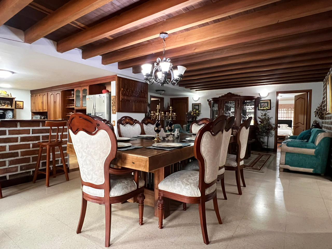 Casa de 6 alcobas en venta en El Porvenir, Rionegro, 550 m² · foto 3 de 18