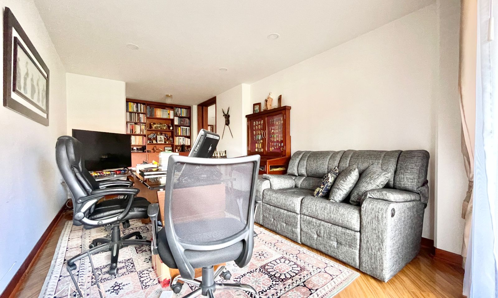 Apartamento de 4 alcobas en venta en Navarra, Bogotá, 253 m² · foto 18 de 24