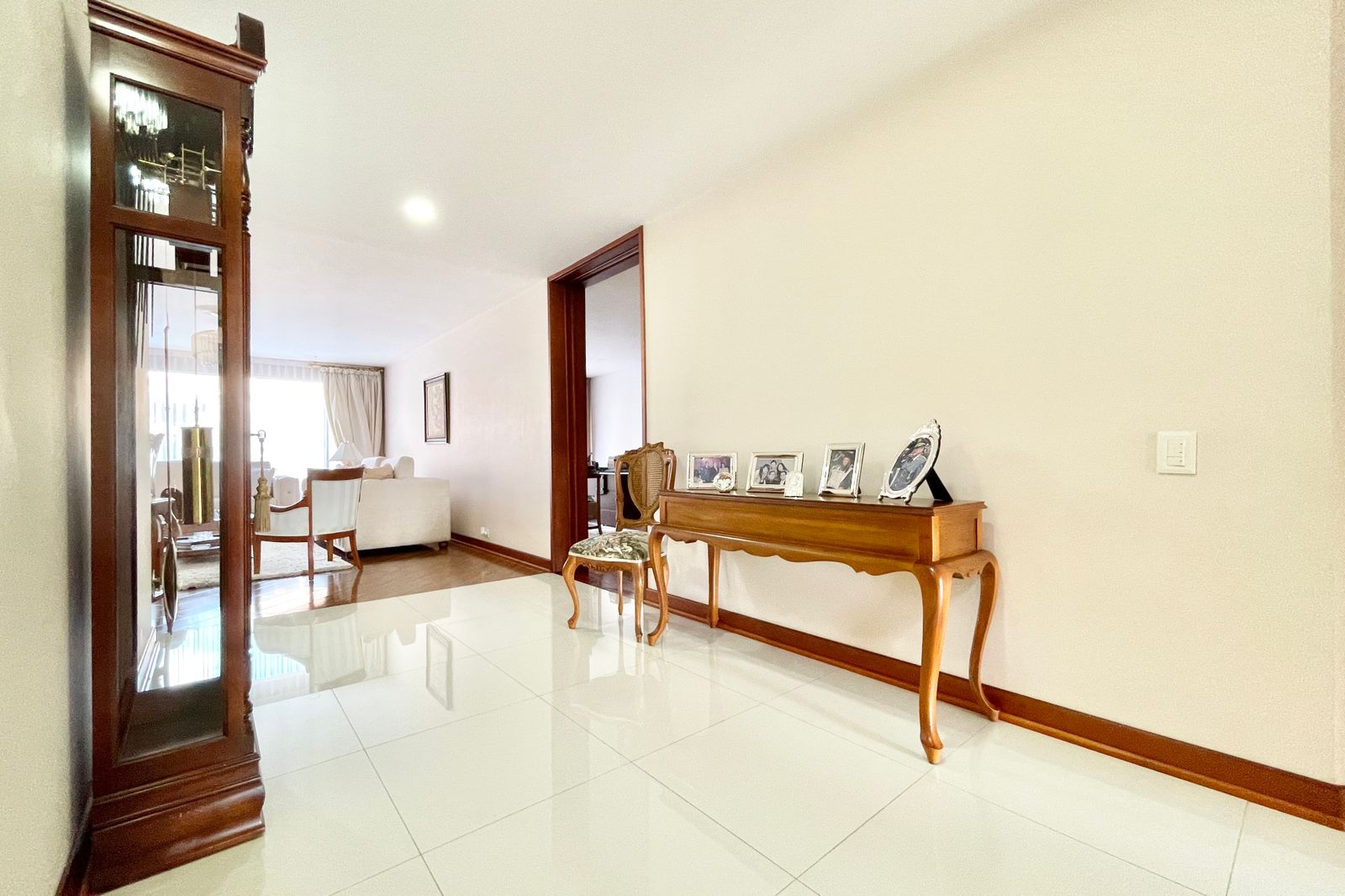 Apartamento de 4 alcobas en venta en Navarra, Bogotá, 253 m² · foto 19 de 24