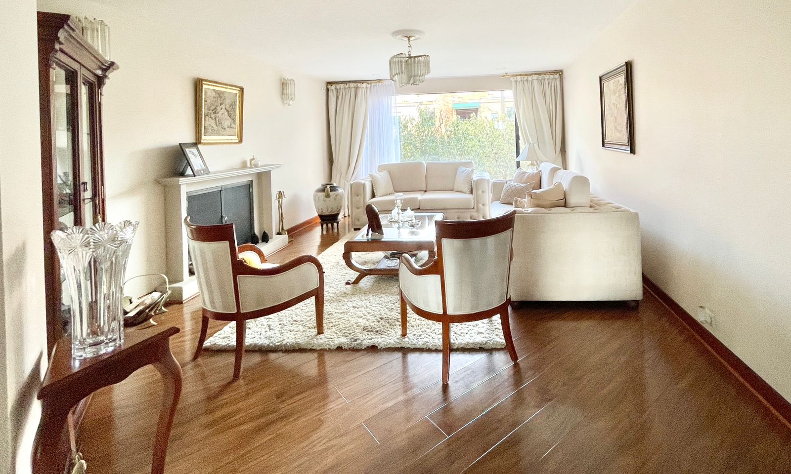 Apartamento de 4 alcobas en venta en Navarra, Bogotá, 253 m² · foto 3 de 24