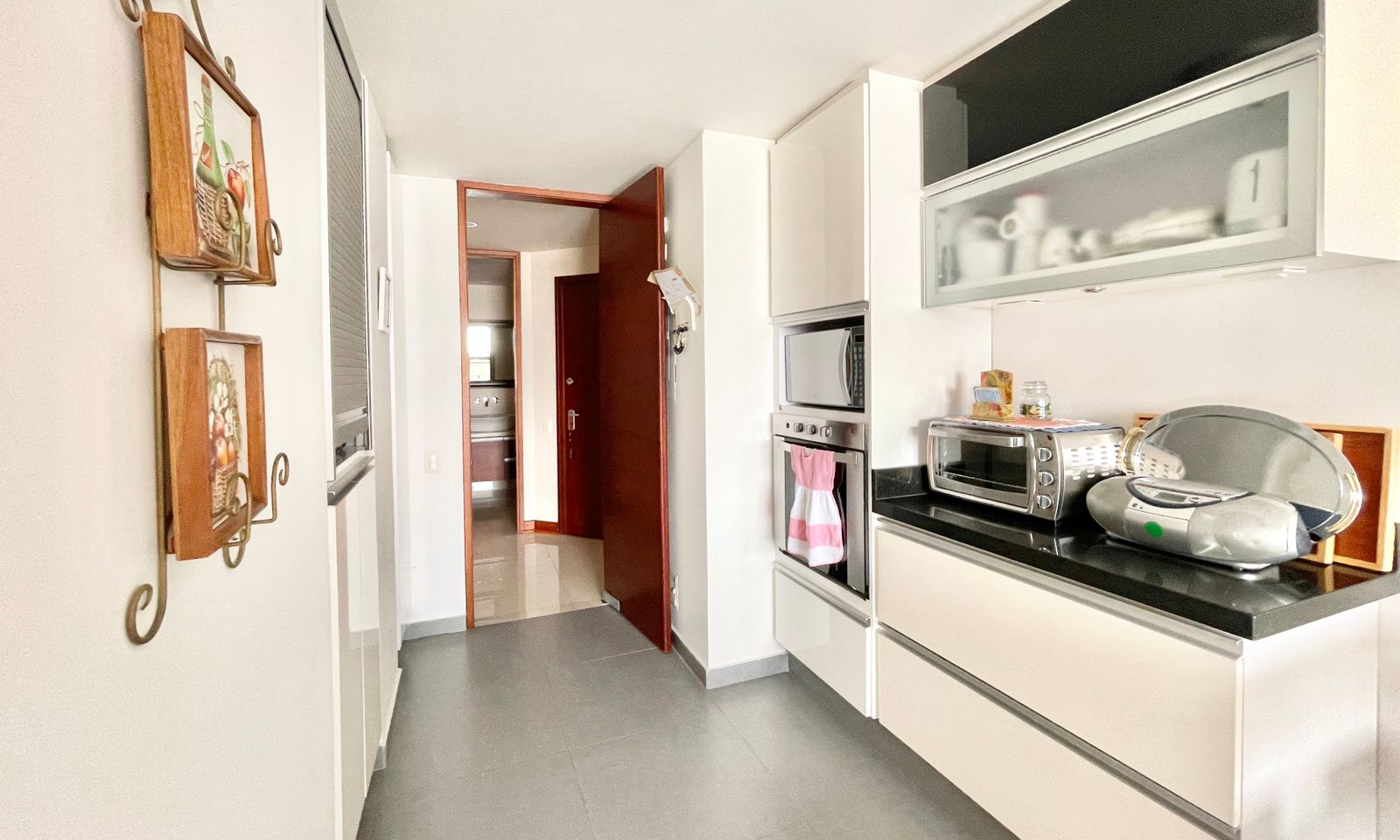 Apartamento de 4 alcobas en venta en Navarra, Bogotá, 253 m² · foto 9 de 24