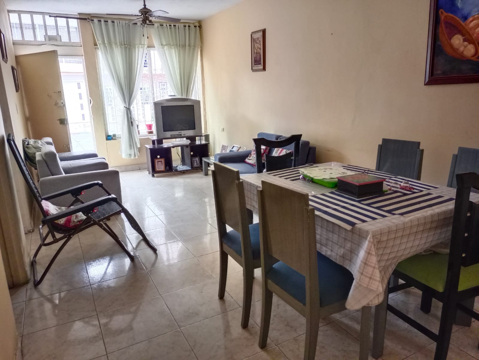Casa de 11 alcobas en venta en Santa Elena, Cali, 215 m² · foto 2 de 24