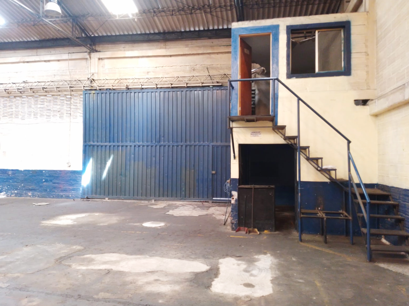 Bodega en arriendo en Perpetuo Socorro, Medellín, 900 m² · foto 16 de 18