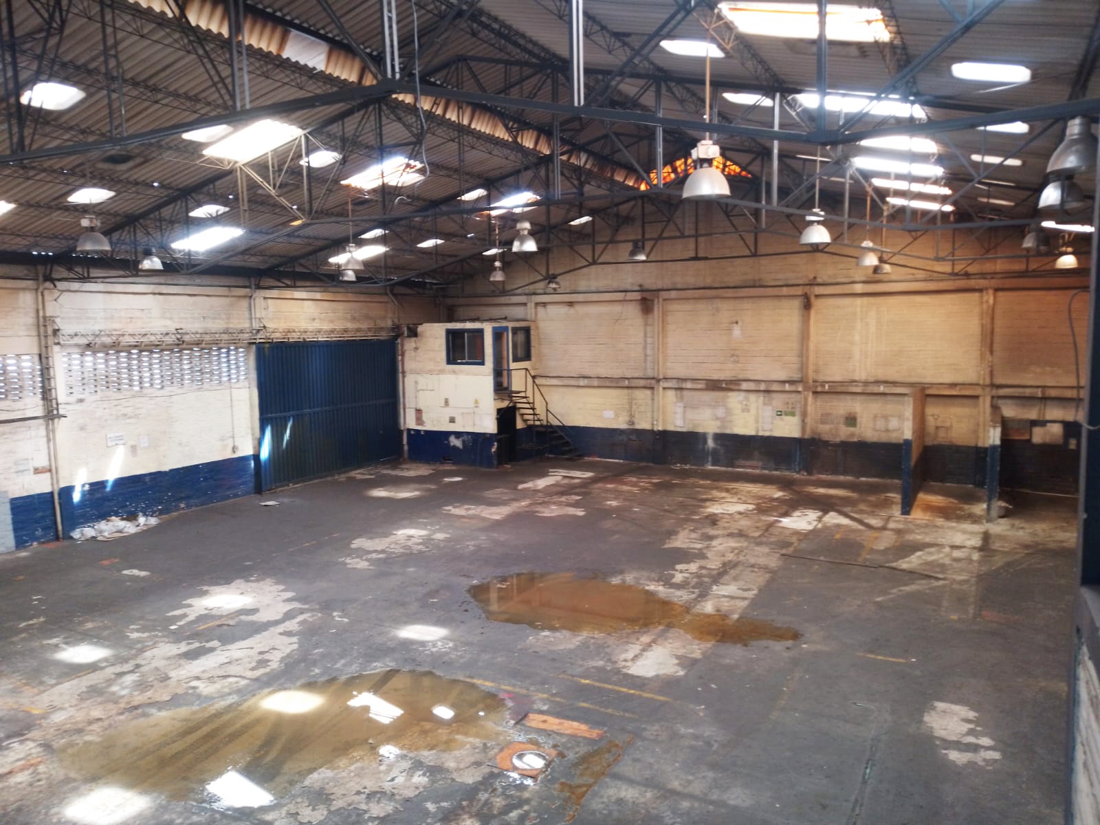 Bodega en arriendo en Perpetuo Socorro, Medellín, 900 m² · foto 2 de 18