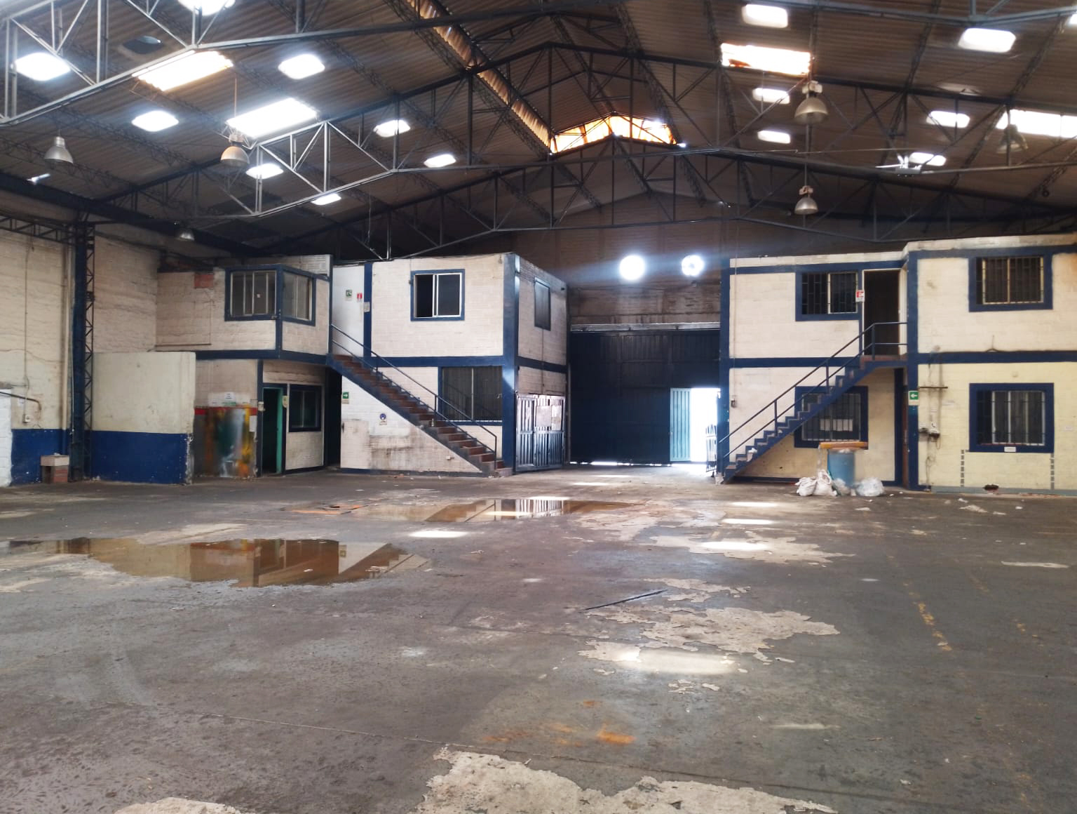 Bodega en arriendo en Perpetuo Socorro, Medellín, 900 m² · foto 4 de 18