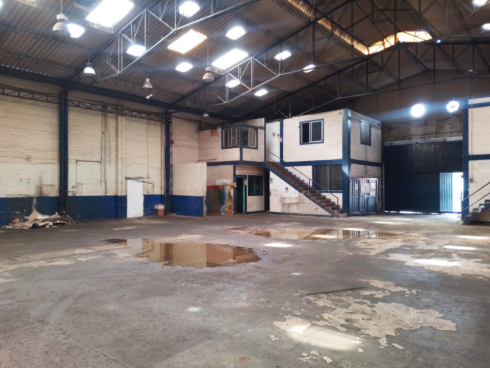 Bodega en arriendo en Perpetuo Socorro, Medellín, 900 m² · foto 6 de 18