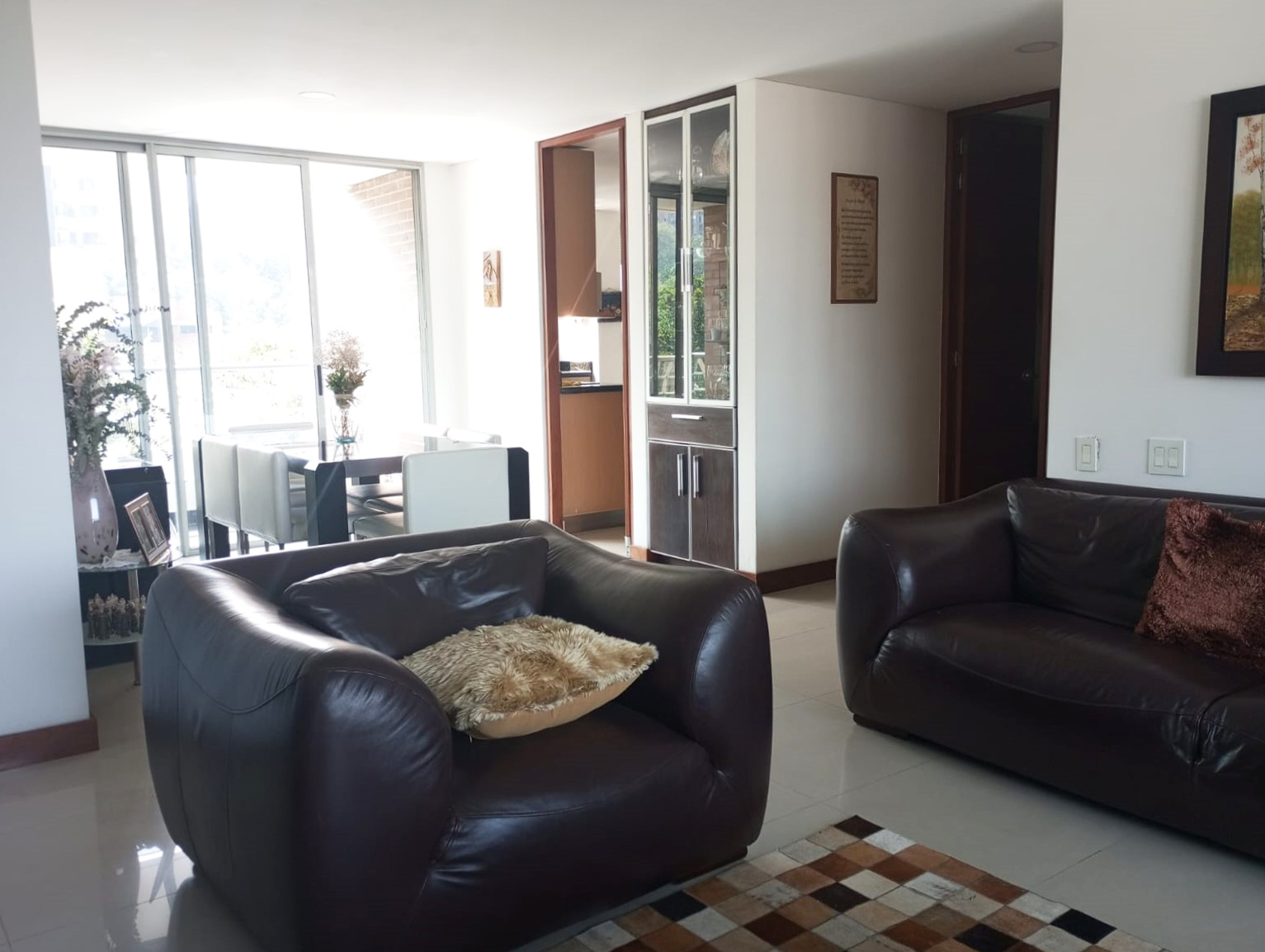 Apartamento en arriendo en Loma De Los Gonzalez, Medellín · foto 3 de 20