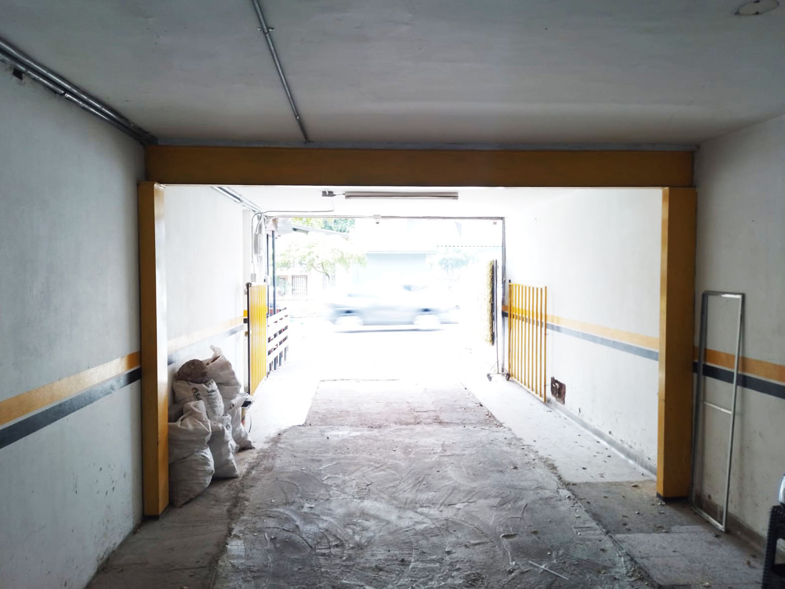 Bodega en venta en Conquistadores, Medellín, 350 m² · foto 2 de 8