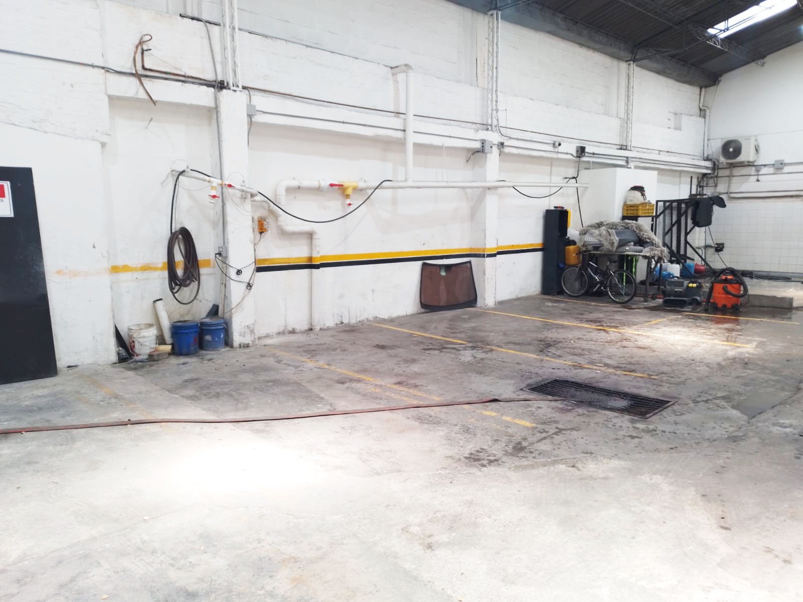 Bodega en venta en Conquistadores, Medellín, 350 m² · foto 5 de 8