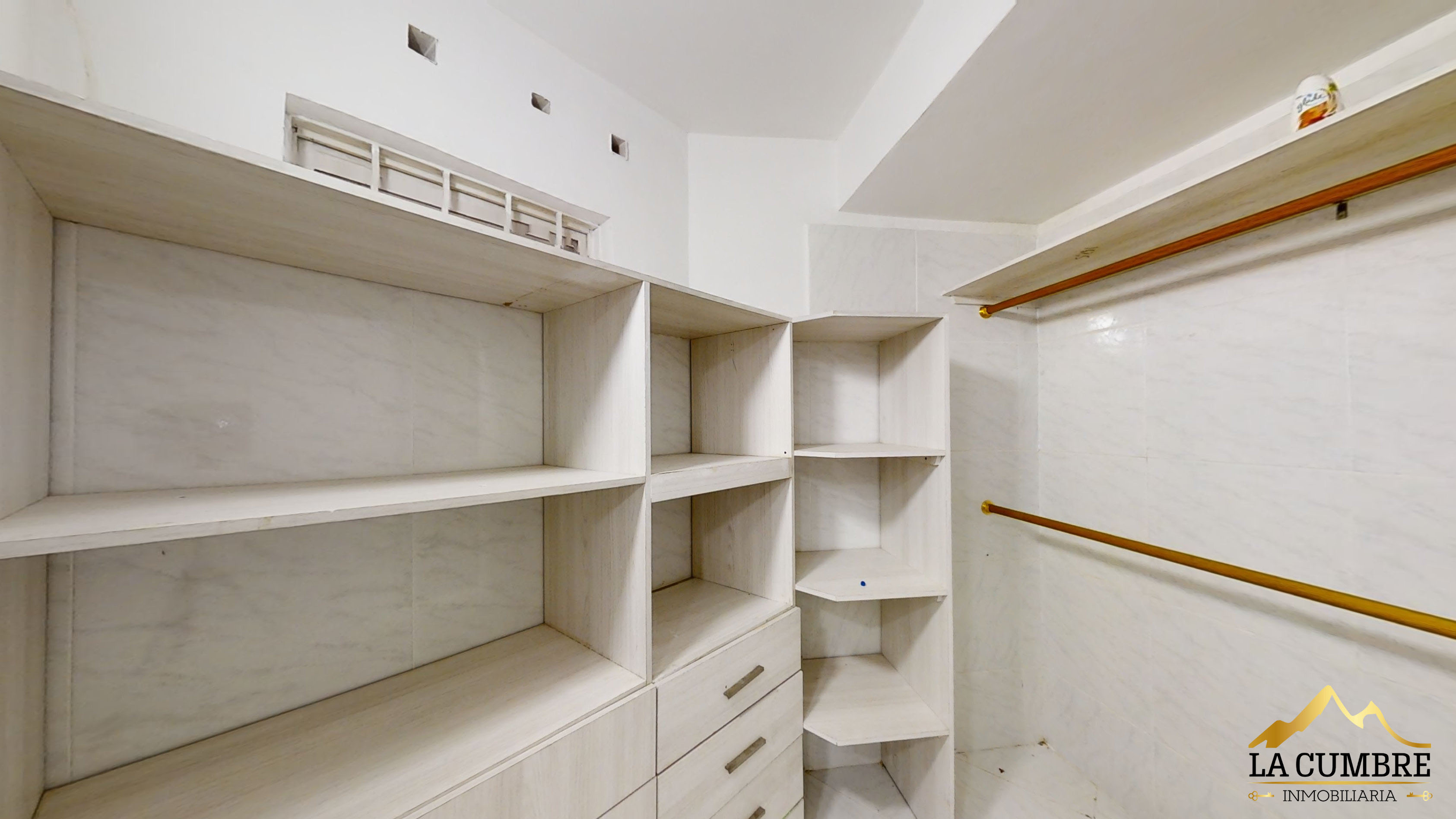Casa de 4 alcobas en venta en San Lucas, Medellín, 420 m² · foto 14 de 17