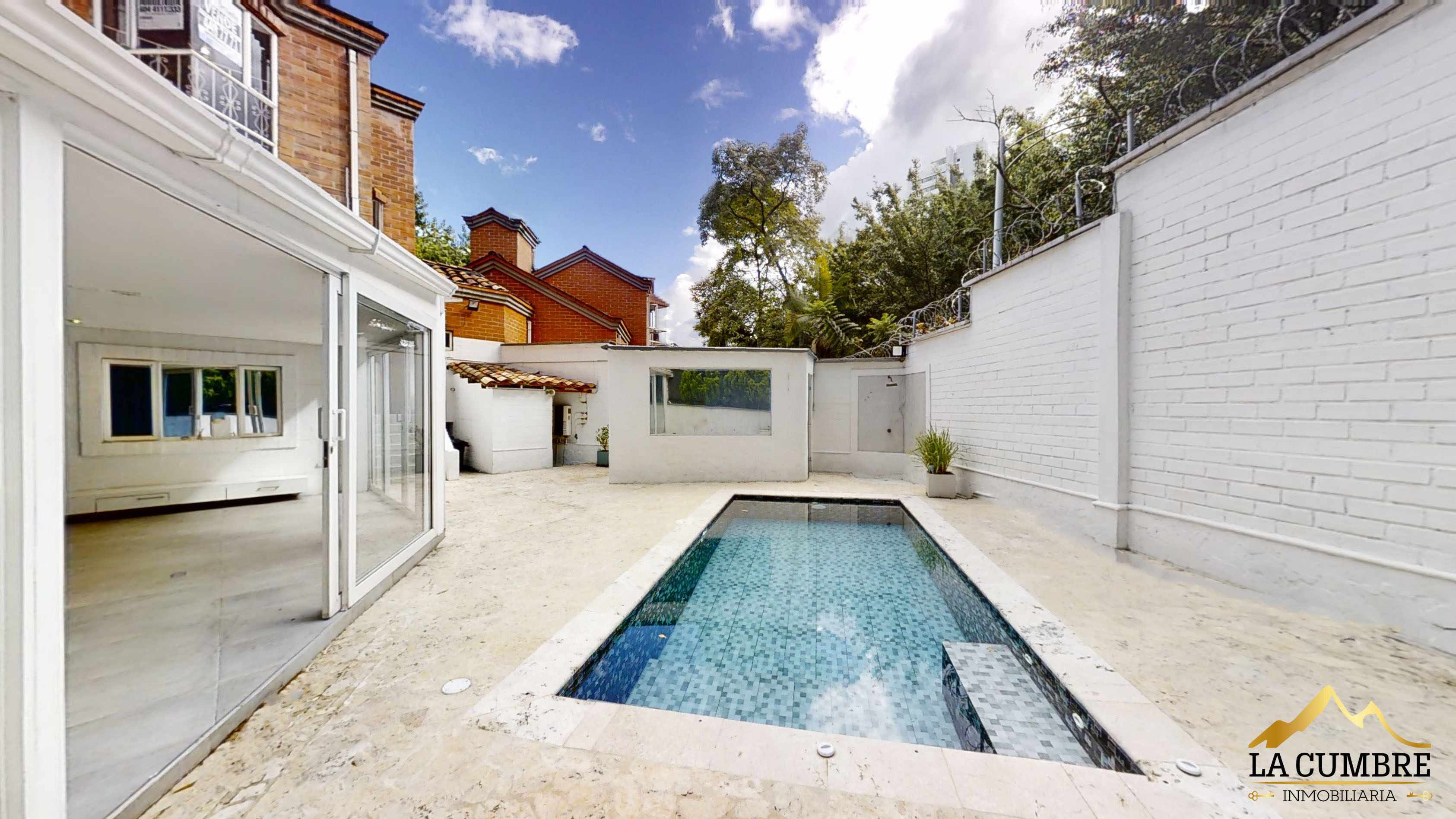 Casa de 4 alcobas en venta en San Lucas, Medellín, 420 m² · foto 2 de 17